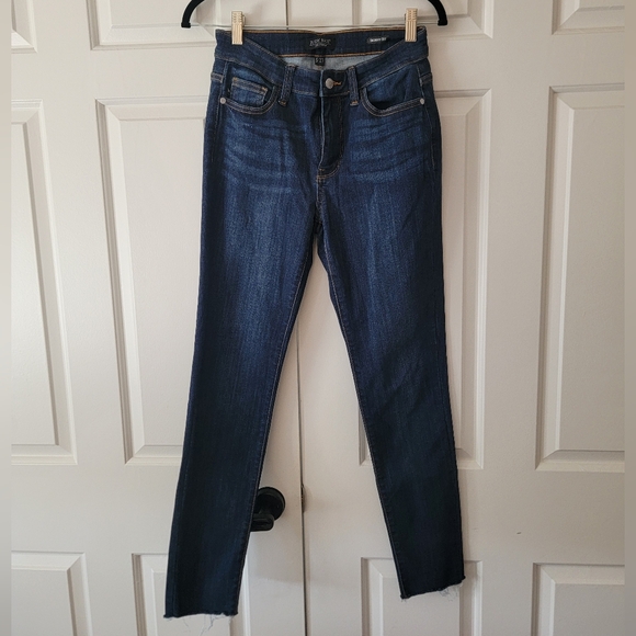 Judy Blue Jeans Women 5/27 Blue Jb82201dk Denim Raw Hem Skinny Fit Whiskered - Picture 3 of 4